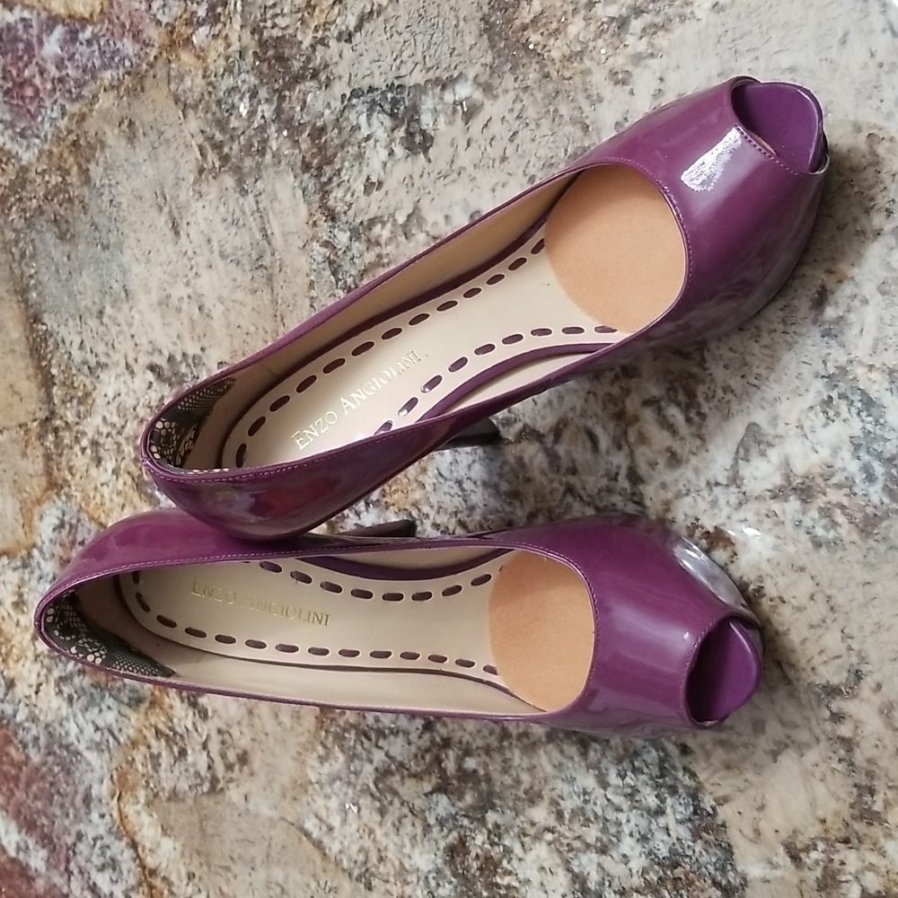 Enzo Angiolini Purple Patent Leather heels, Amazing Condition> Gorgeous Color!